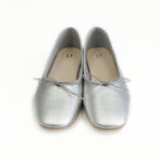 大きいサイズのバレエシューズ モデルサイズの靴 26.5cm 26cm シルバー